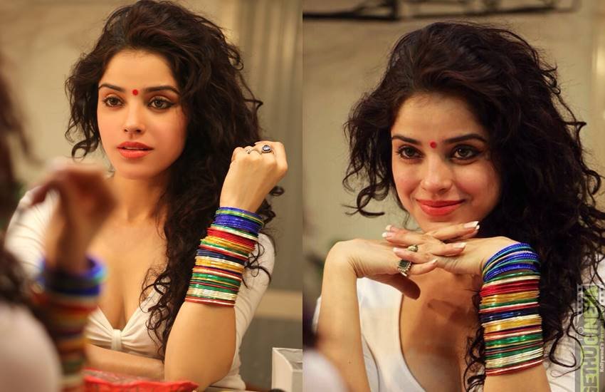 लालरंग की एक्ट्रेस पिया बाजपेयी 