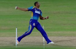 कैरिबियन प्रीमियर लीग में केरॉन पोलार्ड की इस हरकत पर लोग उन्हें जमकर सुना रहे खरी-खोटी