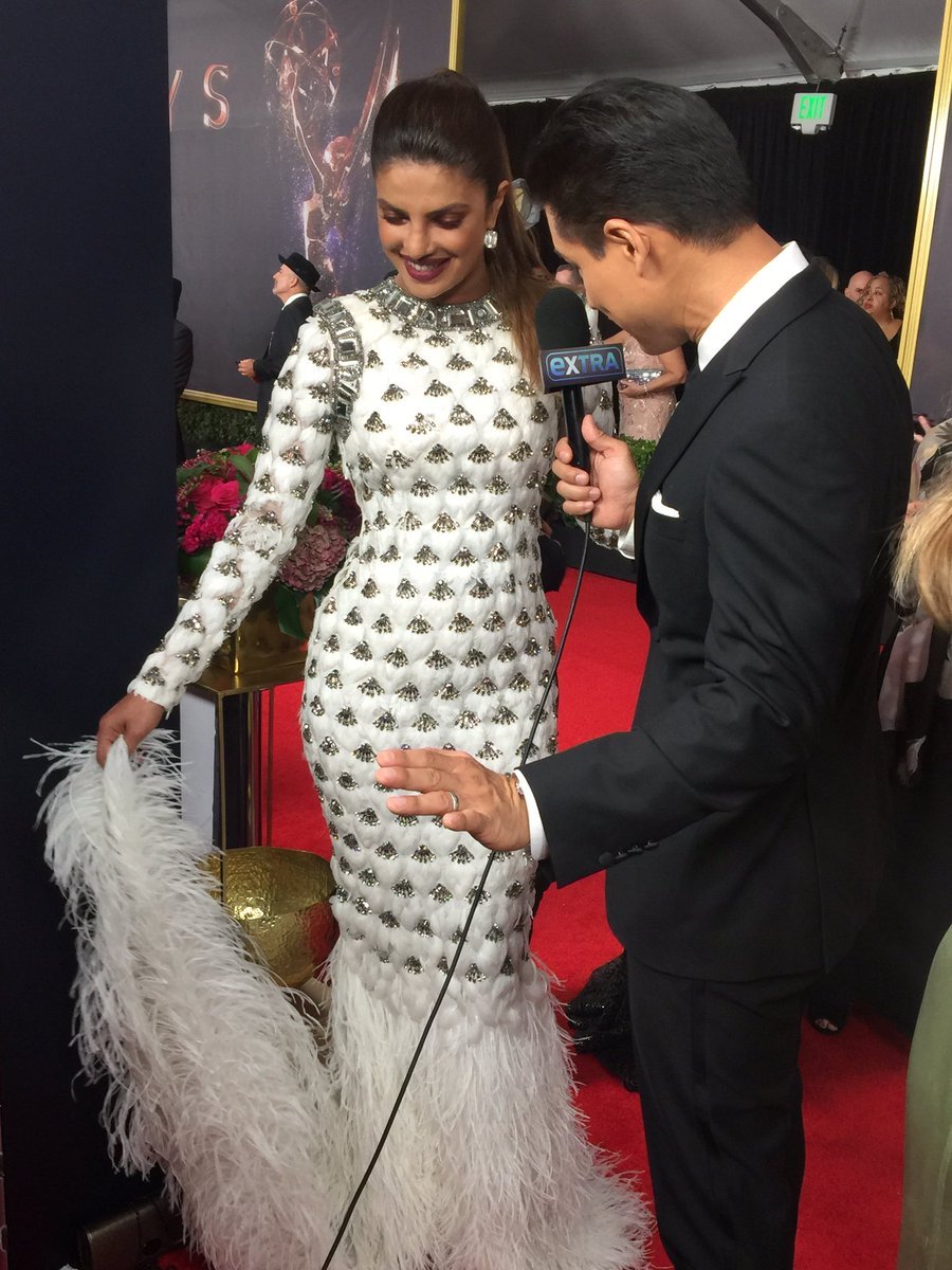 "emmy 2017, primetime emmy awards, 69th primetime emmy awards, priyanka chopra, priyanka chopra emmys look, priyanka chopra emmy awards, priyanka chopra emmy look, priyanka chopra emmy gown, priyanka chopra emmy 2017, priyanka balmain gown emmy 2017, priyanka white mermaid gown, priyanka chopra emmy presenter, emmys 2017 updates, emmy 2017 news