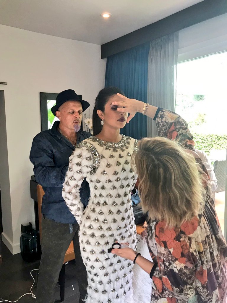 "emmy 2017, primetime emmy awards, 69th primetime emmy awards, priyanka chopra, priyanka chopra emmys look, priyanka chopra emmy awards, priyanka chopra emmy look, priyanka chopra emmy gown, priyanka chopra emmy 2017, priyanka balmain gown emmy 2017, priyanka white mermaid gown, priyanka chopra emmy presenter, emmys 2017 updates, emmy 2017 news