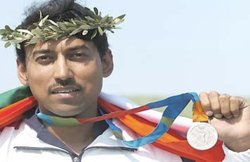 पहली बार किसी खिलाड़ी के हाथों में खेल मंत्रालय, तारीफ में ट्विटर पर लगे चौके-छक्के