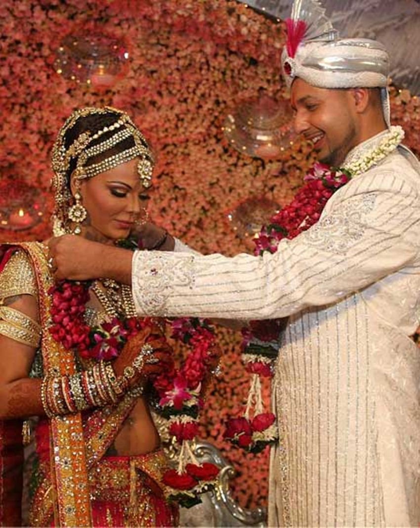 vivek oberoi with gurpreet, salman with sangeeta bijlani, sikander kher with priya singh, upen patel karishma tanna , karishma with abhishek bachchan ,