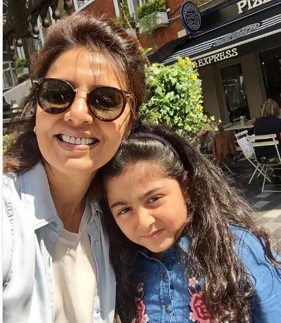 rishi kapoor, neetu kapoor, neetu riddhima, riddhima kapoor, riddhima kapoor birthday, neetu kapoor daughter, neetu kapoor instagram, rishi kapoor throwback photos, rishi kapoor family photos, ranbir kapoor sister birthday, ranbir riddhima, neetu samara, neetu riddhima samara, neetu kapoor grandaughter, neetu kapoor photos,