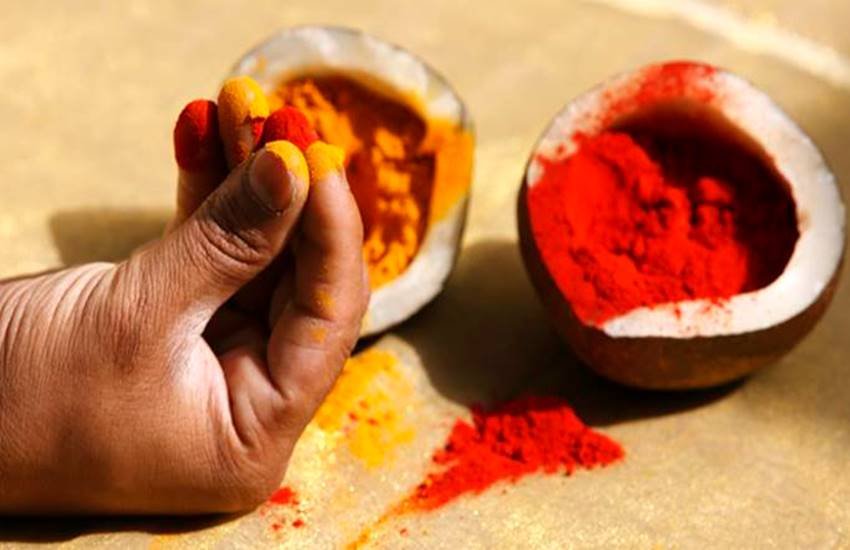 Vermilion, Vermilion facts, Vermilion benefits, Vermilion tricks, Vermilion in worship, Vermilion and religion, Vermilion reason, Vermilion for women, Vermilion for prayer, religion news