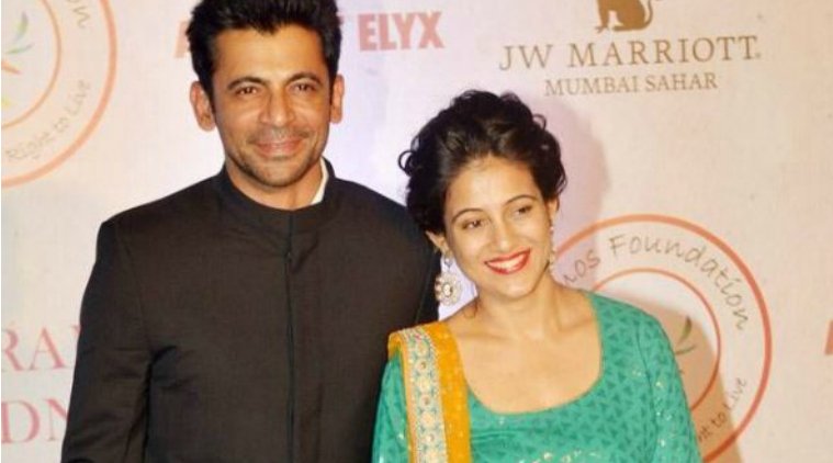 Sunil Pal and his wife noora, kiku sharda wife, Sunil Grover Wife, raju Sri, Johny Lever with his wife, Comedians Wife, Jansatta Comedian News