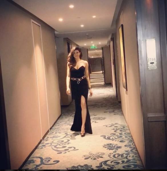 Sushmita sen sharing Photos, Shushmita sen latest Photos, Sushmita sen in delhi, Actress Sushmita sen, Sushmita sen photo gallary, suhsmita sen jansatta #moments #Moehair #launchevent #delhi