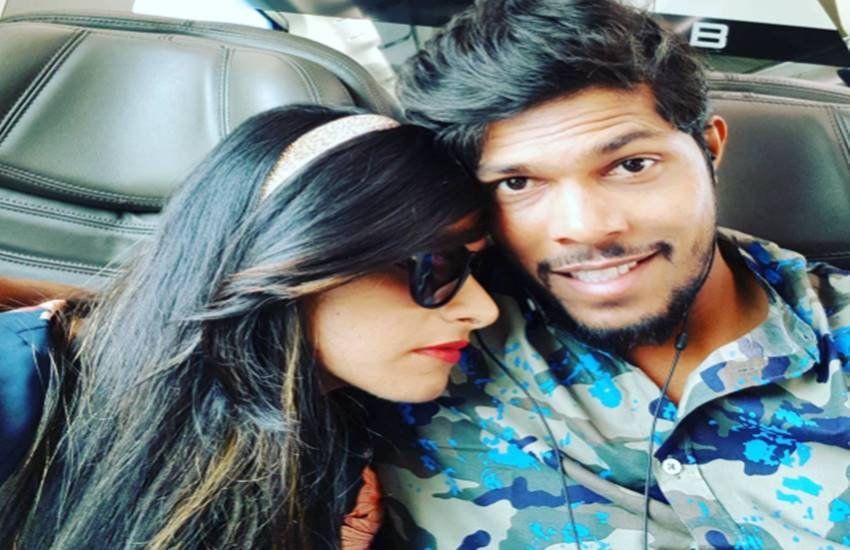 हाल ही में उमेश यादव ने अपनी पत्नी संग कई फोटोज को इंस्टाग्राम पर शेयर किया है। (फोटो सोर्स- इंस्टाग्राम)