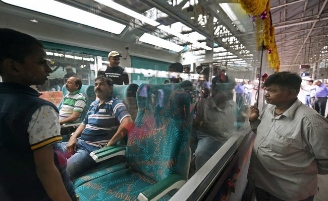 Vistadome , konkan railways, goa mumbai jan shatabdi, india news, irctc, irctc train, irctc glass roof, irctc glass roof train, glass roof train, glass roof train india, irctc glass roof train coach, Glass Roof Train Coach, jan shatabdi, jan shatabdi express, jan shatabdi train, jan shatabdi glass roof, train glass roof, irctc latest news, irctc news, news updates in hindi
