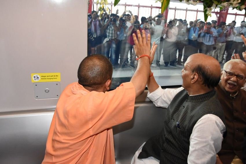lucknow, lucknow metro, lucknow metro map, lucknow metro route, lucknow metro news, lucknow metro news today, lucknow metro news in hindi, lucknow metro route map, Yogi Adityanath, Yogi Adityanath UP CM, UP CM Yogi Adityanath, Rajnath Singh, Rajnath Singh Latest News in Hindi, Lucknow Metro Latest News in Hindi, Lucknow Metro Today News, Latest News Updates in Hindi