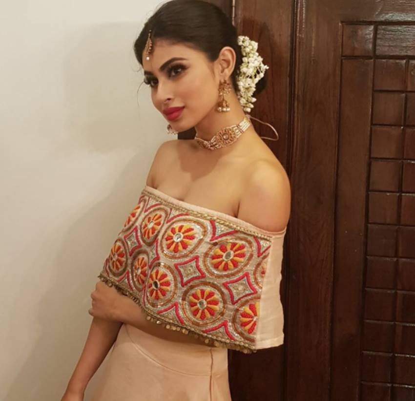 Mouni Roy, Naagin, Naagin 2 actress, Mouni Roy, naagin actress mouni, Mouni Roy with Family, Mouni Roy with Friends, Mouni Enjoying Her Diwali, See Mouni Roy HD Pictures, Mouni Roy, Naagin, Naagin 2 actress, Mouni Roy, naagin actress mouni, Mouni Roy with Family, Mouni Roy with Friends, Mouni Enjoying Her Diwali, See Mouni Roy HD Pictures, bollywood news in hindi, television news in hindi