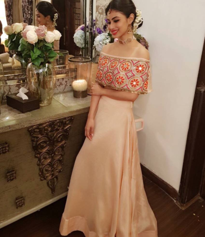 Mouni Roy, Naagin, Naagin 2 actress, Mouni Roy, naagin actress mouni, Mouni Roy with Family, Mouni Roy with Friends, Mouni Enjoying Her Diwali, See Mouni Roy HD Pictures, Mouni Roy, Naagin, Naagin 2 actress, Mouni Roy, naagin actress mouni, Mouni Roy with Family, Mouni Roy with Friends, Mouni Enjoying Her Diwali, See Mouni Roy HD Pictures, bollywood news in hindi, television news in hindi