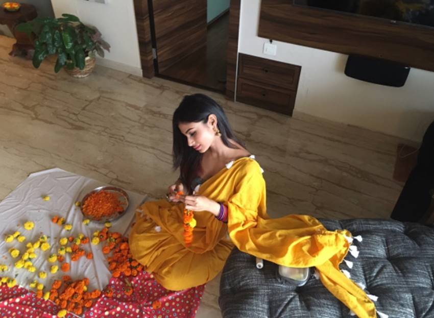 Mouni Roy, Naagin, Naagin 2 actress, Mouni Roy, naagin actress mouni, Mouni Roy with Family, Mouni Roy with Friends, Mouni Enjoying Her Diwali, See Mouni Roy HD Pictures, Mouni Roy, Naagin, Naagin 2 actress, Mouni Roy, naagin actress mouni, Mouni Roy with Family, Mouni Roy with Friends, Mouni Enjoying Her Diwali, See Mouni Roy HD Pictures, bollywood news in hindi, television news in hindi