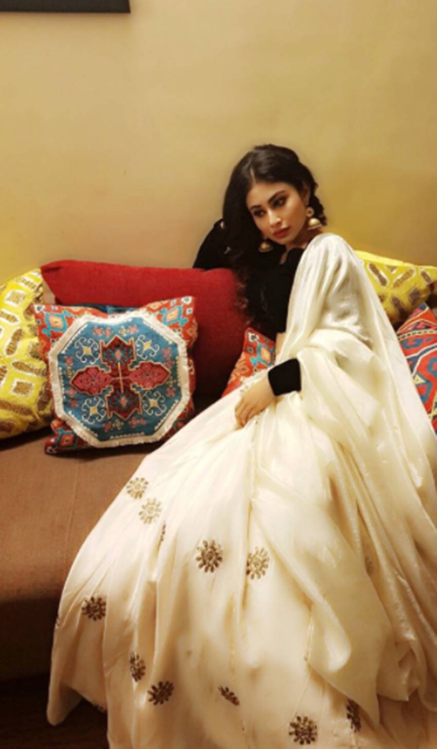 Mouni Roy, Naagin, Naagin 2 actress, Mouni Roy, naagin actress mouni, Mouni Roy with Family, Mouni Roy with Friends, Mouni Enjoying Her Diwali, See Mouni Roy HD Pictures, Mouni Roy, Naagin, Naagin 2 actress, Mouni Roy, naagin actress mouni, Mouni Roy with Family, Mouni Roy with Friends, Mouni Enjoying Her Diwali, See Mouni Roy HD Pictures, bollywood news in hindi, television news in hindi