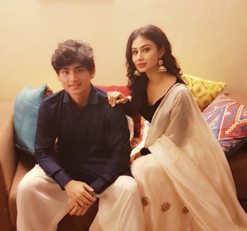 Mouni Roy, Naagin, Naagin 2 actress, Mouni Roy, naagin actress mouni, Mouni Roy with Family, Mouni Roy with Friends, Mouni Enjoying Her Diwali, See Mouni Roy HD Pictures, Mouni Roy, Naagin, Naagin 2 actress, Mouni Roy, naagin actress mouni, Mouni Roy with Family, Mouni Roy with Friends, Mouni Enjoying Her Diwali, See Mouni Roy HD Pictures, bollywood news in hindi, television news in hindi