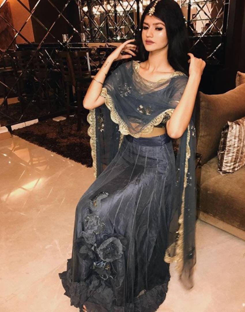 सिद्धार्थ वरुण के कजिन हैं। उन्होंने भी कई फिल्मों में काम करते देखा गया है।