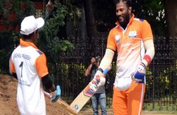 इस बल्लेबाज ने खेली तूफानी पारी, 82 गेंद में बना डाले 279 रन, लगाए 40 चौके और 18 छक्के