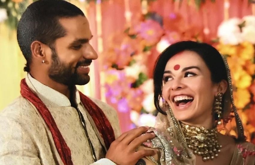 शिखर धवन अपनी पत्नी आयशा के साथ।