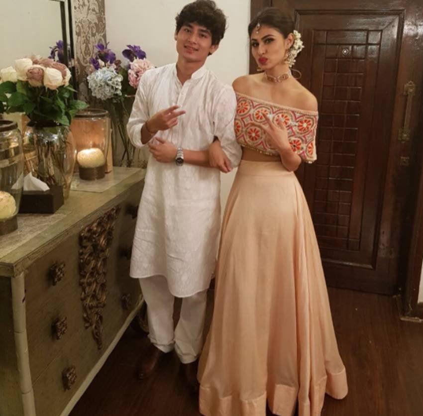 Mouni Roy, Naagin, Naagin 2 actress, Mouni Roy, naagin actress mouni, Mouni Roy with Family, Mouni Roy with Friends, Mouni Enjoying Her Diwali, See Mouni Roy HD Pictures, Mouni Roy, Naagin, Naagin 2 actress, Mouni Roy, naagin actress mouni, Mouni Roy with Family, Mouni Roy with Friends, Mouni Enjoying Her Diwali, See Mouni Roy HD Pictures, bollywood news in hindi, television news in hindi