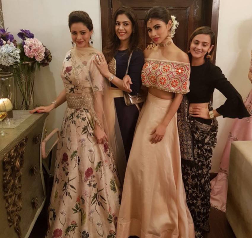 Mouni Roy, Naagin, Naagin 2 actress, Mouni Roy, naagin actress mouni, Mouni Roy with Family, Mouni Roy with Friends, Mouni Enjoying Her Diwali, See Mouni Roy HD Pictures, Mouni Roy, Naagin, Naagin 2 actress, Mouni Roy, naagin actress mouni, Mouni Roy with Family, Mouni Roy with Friends, Mouni Enjoying Her Diwali, See Mouni Roy HD Pictures, bollywood news in hindi, television news in hindi
