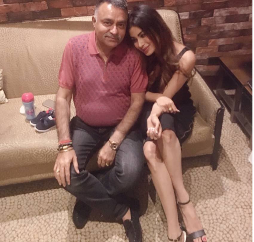 Mouni Roy, Naagin, Naagin 2 actress, Mouni Roy, naagin actress mouni, Mouni Roy with Family, Mouni Roy with Friends, Mouni Enjoying Her Diwali, See Mouni Roy HD Pictures, Mouni Roy, Naagin, Naagin 2 actress, Mouni Roy, naagin actress mouni, Mouni Roy with Family, Mouni Roy with Friends, Mouni Enjoying Her Diwali, See Mouni Roy HD Pictures, bollywood news in hindi, television news in hindi