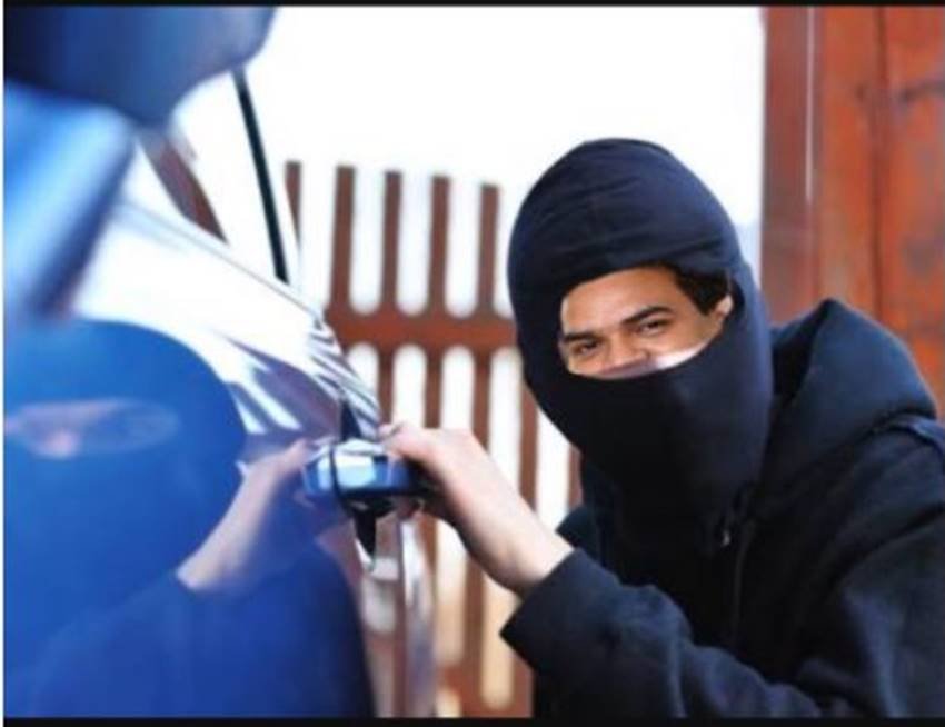 Arvind Kejriwal, Delhi CM Arvind Kejriwal, Delhi CM Arvind Kejriwal Blue Wagon R stolen, Arvind Kejriwal Blue Wagon R stolen near Secretariat, Blue Wagon R, Blue Wagon R stolen, twitter users trolls kejriwal, Arvind kejriwal trolled, Arvind kejriwal trolled on his car stolen, twitter makes fun of Arvind kejriwal car stealing, viral news, treandin news, jansatta