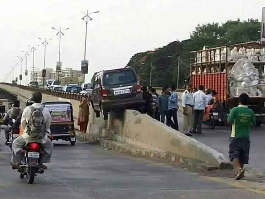 Arvind Kejriwal, Delhi CM Arvind Kejriwal, Delhi CM Arvind Kejriwal Blue Wagon R stolen, Arvind Kejriwal Blue Wagon R stolen near Secretariat, Blue Wagon R, Blue Wagon R stolen, twitter users trolls kejriwal, Arvind kejriwal trolled, Arvind kejriwal trolled on his car stolen, twitter makes fun of Arvind kejriwal car stealing, viral news, treandin news, jansatta