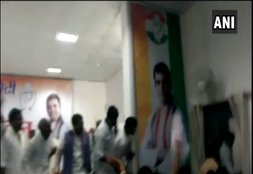 Ruckus at Bihar Pradesh Congress Committee after scuffle b/w supporters of its acting pres Kaukab Quadri & ex pres Ashok Choudhary