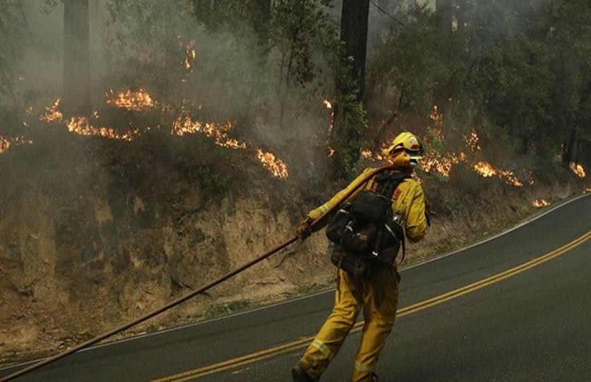 Fire, Fire in America, Spread to 100 miles, 40 Death, Fierce Fire, Fierce Fire Struck in America, Spread to 100 miles and 40 Death, Death Number, California wildfires, hundreds missing, hundreds missing in wildfires, wildfires in America, International News, Jansatta