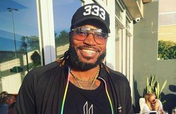 क्रिस गेल की बढ़ीं मुश्किलें, लड़की का दावा-ड्रेसिंग रूम में क्रिकेटर ने सामने ही खोल दिया था तौलिया