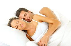 Weird Jobs: कुत्तों का खाना चखने से लेकर साथ चिपक कर सोने तक का मिलता है पैसा!