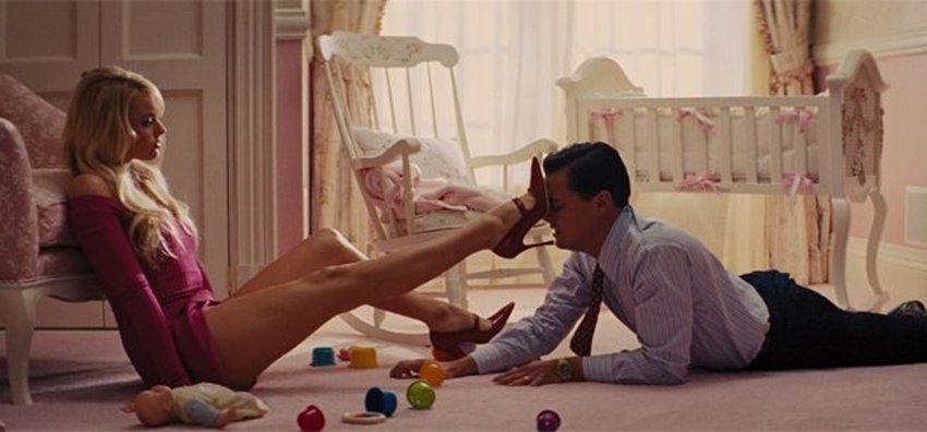Embarrassing Moments, Embarrassing Sex Scenes, Weird Sex Scenes, Sex Scenes in Hollywood Movies, Wolf Of Wall Street, Leonardo DiCaprio, At Any Price, Zac Efron, Heather Grahm, Julianne Moore, Robert Pattinson, Maps Of The Stars, Neighbors, Dave Franco, Love and Other Drugs, Anne Hathaway, Superbad, Jennifer Lawrence, Passengers, Jason Statham, Crank High Voltage, Fifty Shades Of Grey