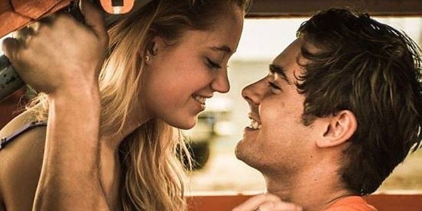 Embarrassing Moments, Embarrassing Sex Scenes, Weird Sex Scenes, Sex Scenes in Hollywood Movies, Wolf Of Wall Street, Leonardo DiCaprio, At Any Price, Zac Efron, Heather Grahm, Julianne Moore, Robert Pattinson, Maps Of The Stars, Neighbors, Dave Franco, Love and Other Drugs, Anne Hathaway, Superbad, Jennifer Lawrence, Passengers, Jason Statham, Crank High Voltage, Fifty Shades Of Grey