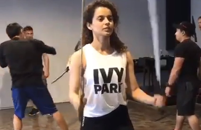 Kangana Ranaut, Kangana Ranaut Manikarnika, Kangana Ranaut Movie, Kangana Ranaut Upcoming Movie, Kangana Ranaut Sword Fighting, Kangana Ranaut Practice, Kangana Ranaut Manikarnika, Kangana Ranaut Queen of Jhansi