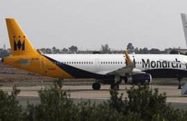 Britain, Monarch Airlines, Monarch Airlines Closed, Economic Loss, Thousands of Passengers Stranded, Passengers Stranded, Passengers Stranded in Britain, Britain Monarch Airlines, International News, Jansatta
