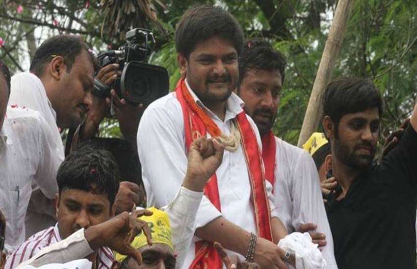 Non bailable warrant issued against Patidar leader Hardik Patel