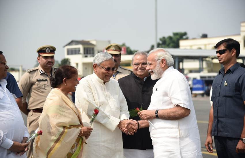 नीतीश कुमार और पीएम मोदी (फोटो सोर्स - ट्विटर)
