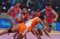 प्रो कबड्डी 2017, पुणेरी पलटन vs जयपुर पिंक पैंथर्स: PNP ने मारी 38-15 से बाजी