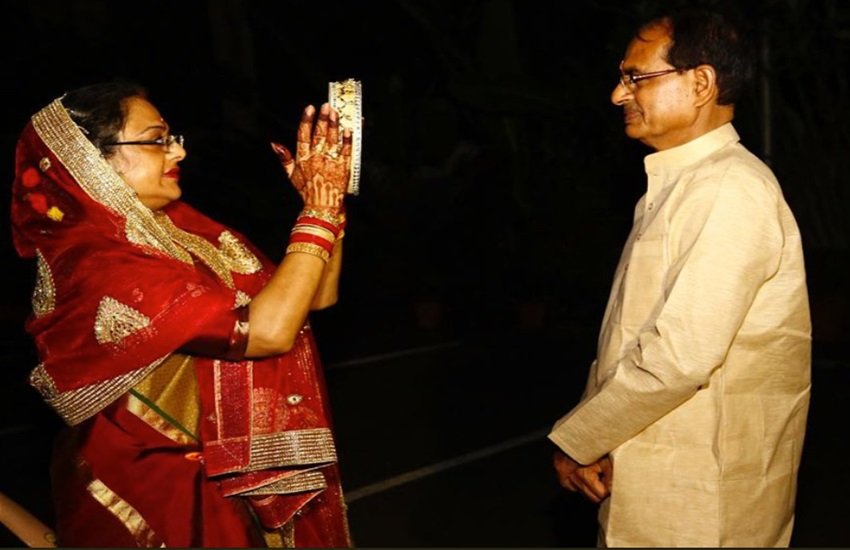 मध्य प्रदेश के मुख्यमंत्री शिवराज सिंह चौहान ने भी ये तस्वीर अपने ट्विटर अकाउंस से शेयर की।