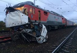 19 killed in train-bus collision in Russia,Vladimir, east of Moscow