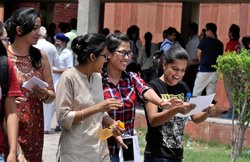 UPTET 2017 Admit Card: परीक्षार्थी इन बातों का रखें खास ख्याल, चूक हुई तो नहीं दे पाएंगे एग्जाम