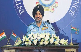 Air Force Day, BS Dhanoa, BS Dhanoa Statement, Air Chief, Air Chief Spoken, Air Chief Spoken on Air Force Day, Prepare for War, Prepare for War in a Very Short Time, if war Needed, Indian Air Force Day, air chief marshal, air chief marshal BS Dhanoa, National News, Jansatta