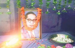 Ambedkar Jayanti 2018: अंबेडकर जयंती पर सियासी होड़: बीजेपी का 1.40 लाख बूथों पर तो सपा का सभी जिलों-नगरों में कार्यक्रम