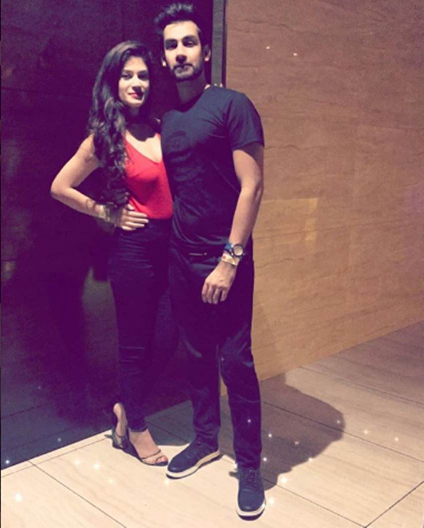 Dennis Nagpal, bandgi kalra, bigg boss 11, bigg boss 11 contestant bandgi kalra, bandgi kalra hot photos, bandgi kalra photos, bandgi kalra details, bandgi kalra news, who is bandgi kalra, bandgi kalra family, bandgi kalra personal life, bandgi kalra hot videos, bandgi kalra photoshoots, bandgi kalra age, bandgi kalra boyfriend, entertainment news, Jansatta bigg boss, jansatta bandgi