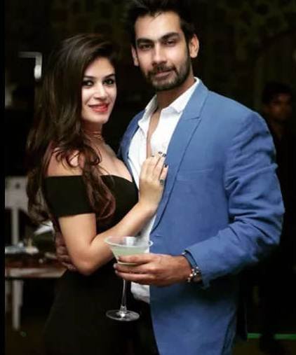 Dennis Nagpal, bandgi kalra, bigg boss 11, bigg boss 11 contestant bandgi kalra, bandgi kalra hot photos, bandgi kalra photos, bandgi kalra details, bandgi kalra news, who is bandgi kalra, bandgi kalra family, bandgi kalra personal life, bandgi kalra hot videos, bandgi kalra photoshoots, bandgi kalra age, bandgi kalra boyfriend, entertainment news, Jansatta bigg boss, jansatta bandgi