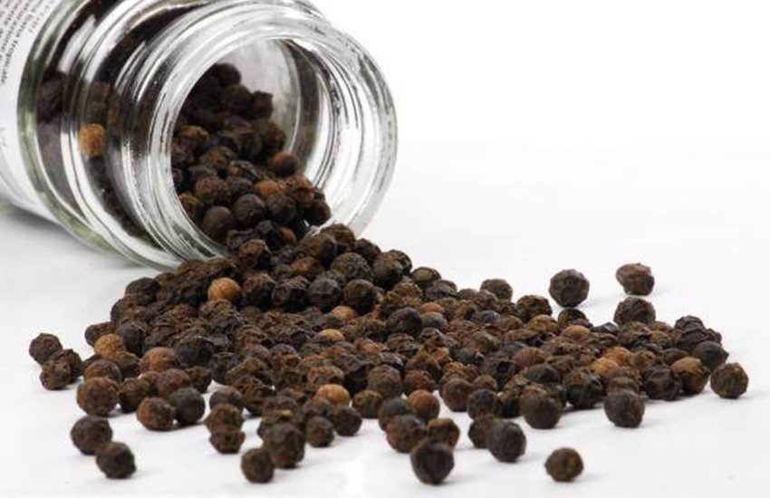 black pepper, weight loss, how to weigt loss, weight loss tips, weight loss with black pepper, black pepper health benefits, black pepper uses, black pepper uses in hindi, black pepper in hindi, black pepper seeds, black pepper seeds for weight loss, black pepper for weight loss how to use black pepper for weight loss, black pepper home remedies, black pepper home remedies in hindi, health news in hindi, lifestyle news in hindi, weight loss gain tips in hindi, jansatta