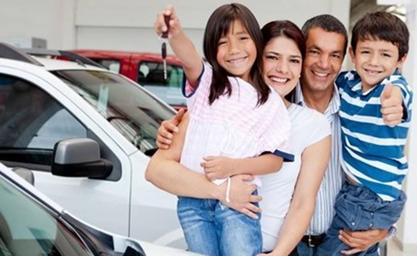 नया मॉडल: कई बार कंपनियां कार का मॉडल पेश कर देती हैं लेकिन उसकी लॉन्चिंग में टाइम लगता है। अगर आपको वह कार पसंद और हर तरह से आपके लिए फिट है तो बेहतर होगा कि आप वही कार खरीदें। इसके लिए अगर थोड़ा इंतजार करना पडे़ तो इंतजार करें।