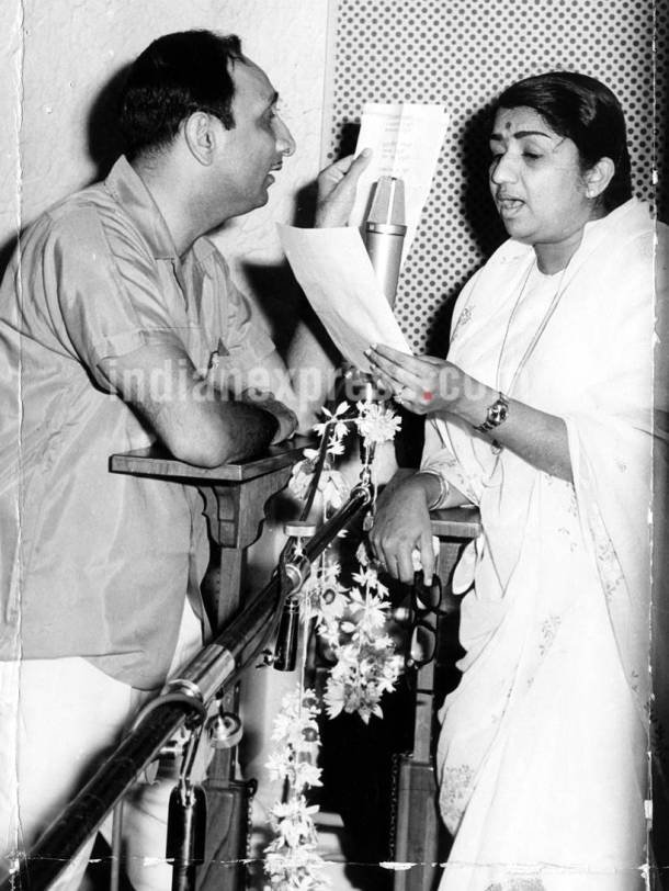 asha parekh, raj kapoor, nirupa roy, mumtaz, diwali pictures, bollywood diwali, bollywood diwali celebrations, bollywood diwali photos, asha parekh images, raj kapoor old photos, bina rai diwali, mumtaz duwali, mumtaz throwback photos, diwali throwback images, bollywood diwali celebrations