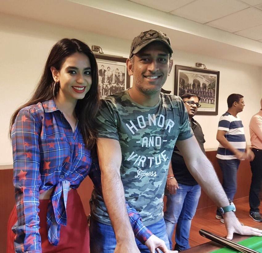 Anupam Kher, Anupam Kher dhoni, MS dhoni. MS dhoni daughter, Anupam Kher film, Ranchi Diaries, Ranchi Diaries film, Jharkhand Chief Minister Raghubar Das, Ranchi Diaries release date, entertainment news,Soundarya Sharma, Soundarya Sharma with Dhoni, MS Dhoni with Soundarya Sharma, Dhoni With Bollywood Actress