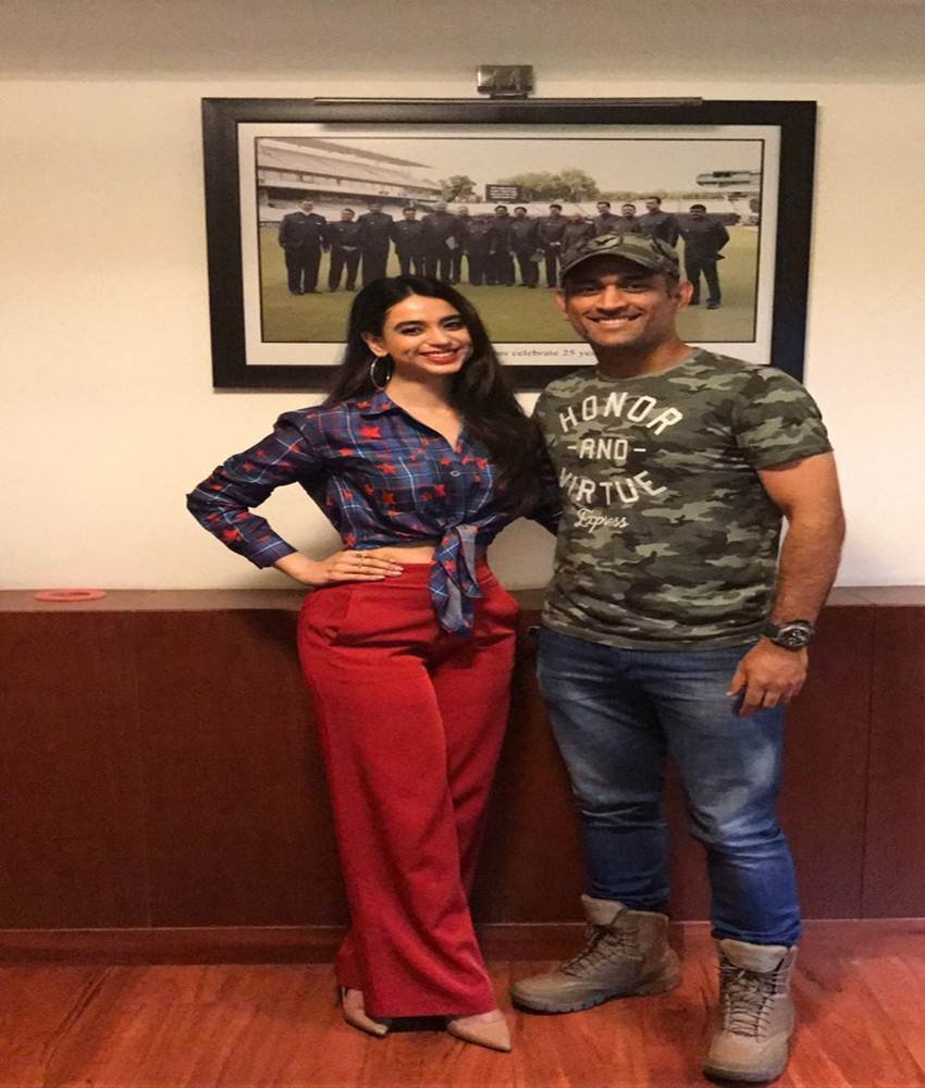 Anupam Kher, Anupam Kher dhoni, MS dhoni. MS dhoni daughter, Anupam Kher film, Ranchi Diaries, Ranchi Diaries film, Jharkhand Chief Minister Raghubar Das, Ranchi Diaries release date, entertainment news,Soundarya Sharma, Soundarya Sharma with Dhoni, MS Dhoni with Soundarya Sharma, Dhoni With Bollywood Actress