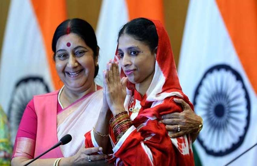 Geeta, Geeta Family, Returning from Pakistan, Daughter of A Muslim Family, Geeta Returning from Pakistan, Geeta in india, Geeta Family, Geeta Family in india, Geeta from Pakistan, State News